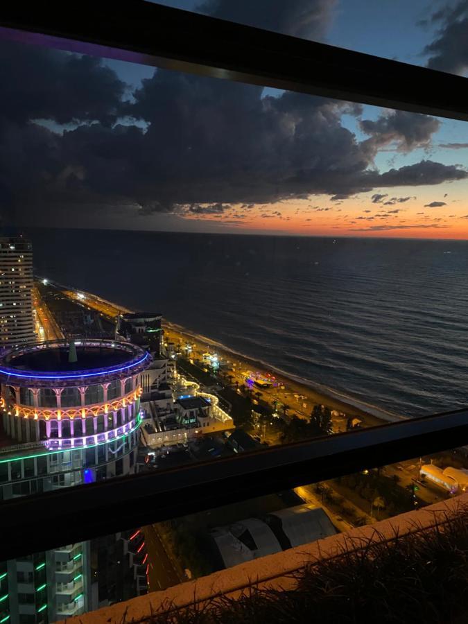 Orbi City Luxury Suite Batumi Bagian luar foto