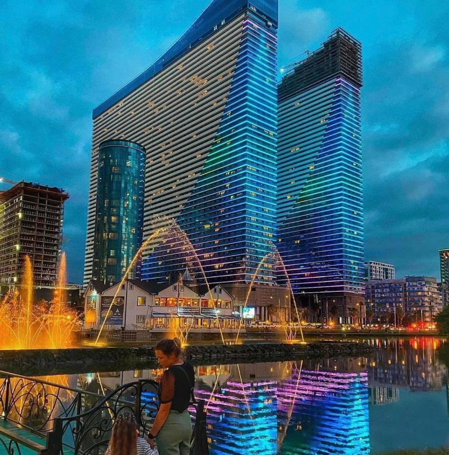 Orbi City Luxury Suite Batumi Bagian luar foto