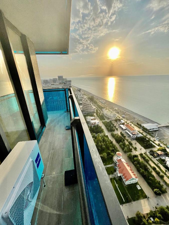 Orbi City Luxury Suite Batumi Bagian luar foto
