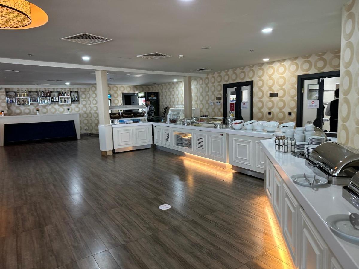 Orbi City Luxury Suite Batumi Bagian luar foto