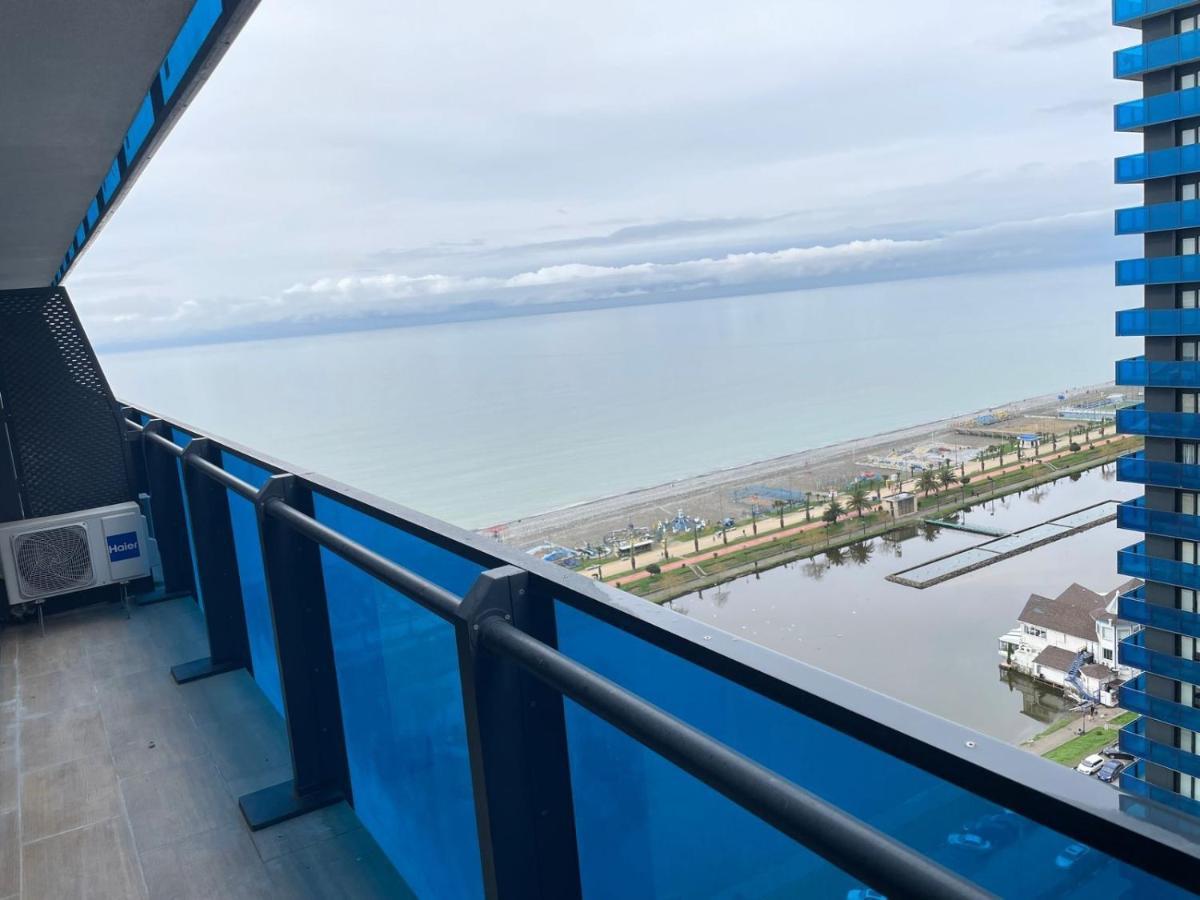 Orbi City Luxury Suite Batumi Bagian luar foto