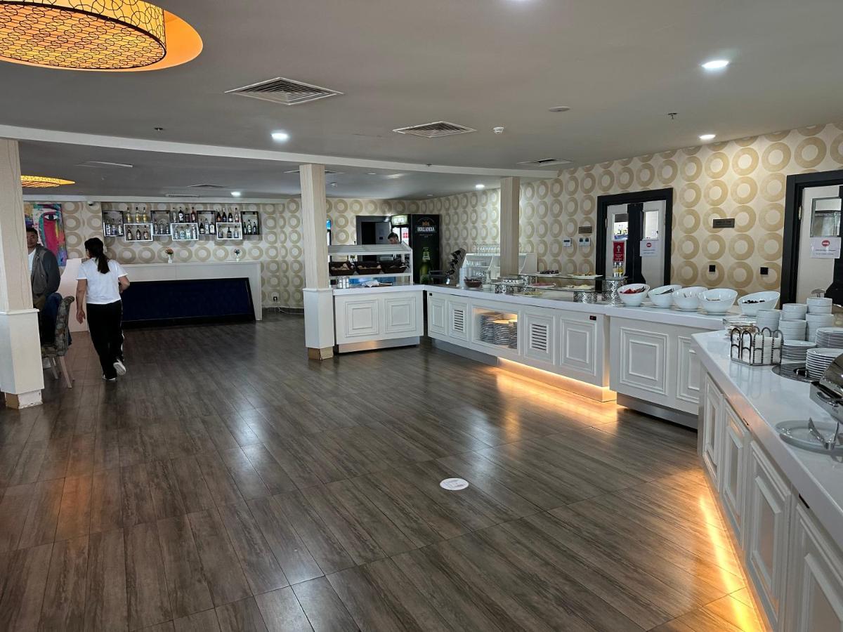 Orbi City Luxury Suite Batumi Bagian luar foto